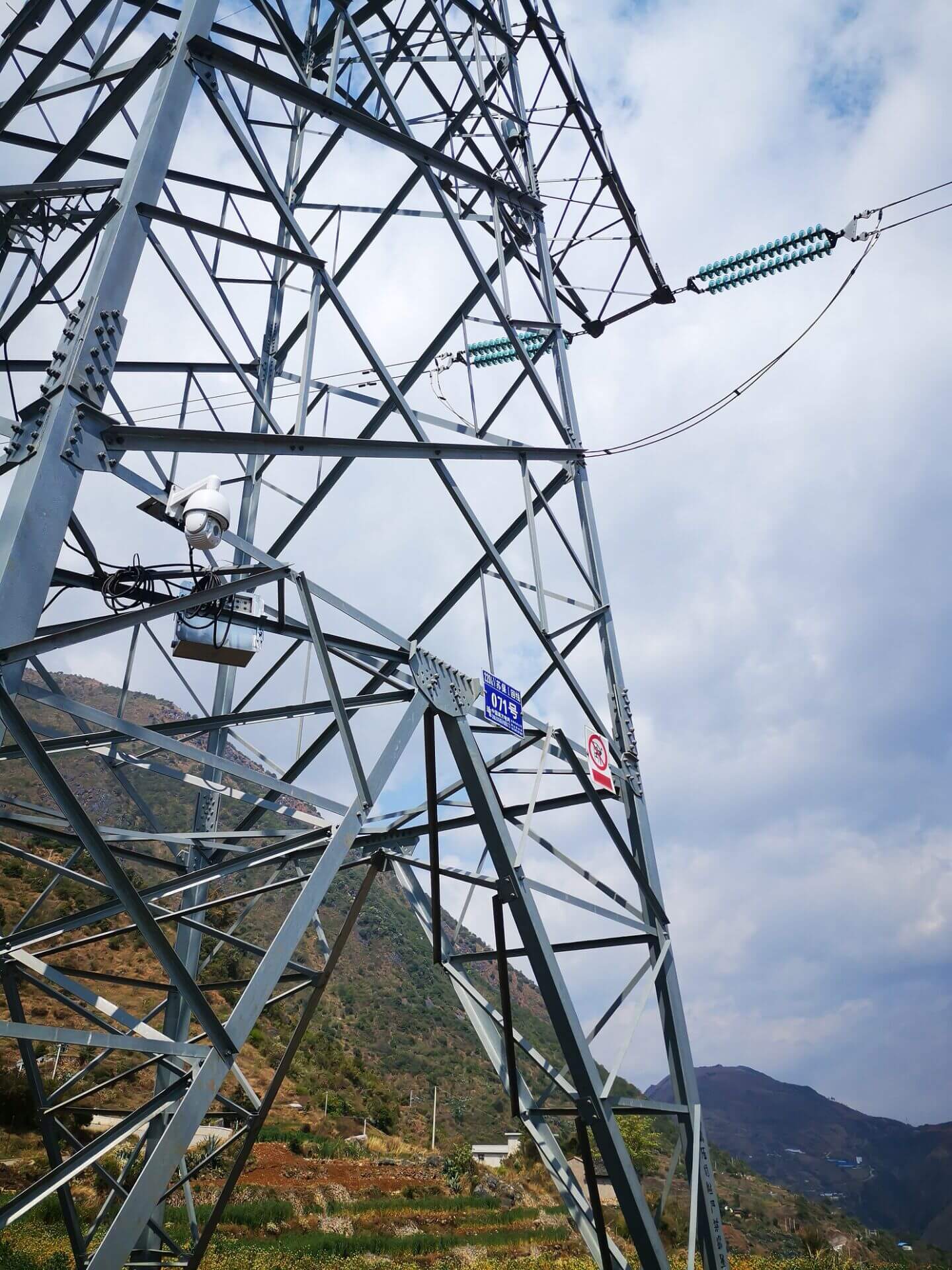 輸電線路導線弧垂在線監測裝置